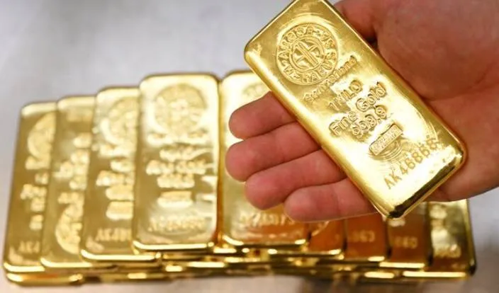 الذهب يواصل تألقه ويتجه لأفضل أسبوع له منذ 17 عاماً