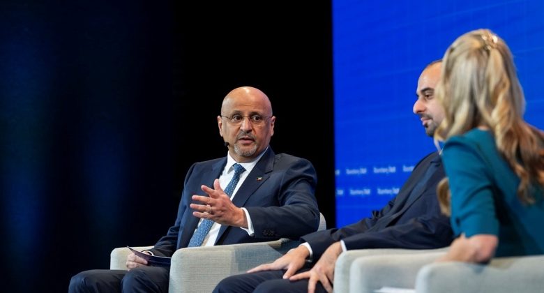 العمر: تسريع تبني التقنيات الحديثة وتوسيع التعاون مع الشركاء الدوليين بما يعزز جاهزية منظومة الاتصالات