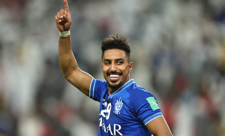 الغموض يسيطر على موقف سالم الدوسري من المشاركة أمام الشباب