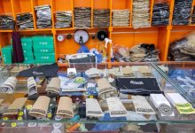 اللجنة الأمنية بإمارة الرياض تغلق ثلاثة محال مخالفة لنظام بيع وخياطة الملابس العسكرية