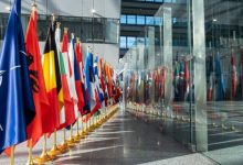 الولايات المتحدة تبلغ حلف الناتو نيتها تقليص وجودها العسكري في أوروبا الشرقية والحلف يصف الخطوة بأنها إجراء اعتيادي