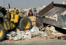 انقلاب سيارة نقل محملة بمخلفات بناء في مدينة نصر