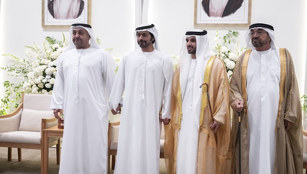بالفيديو.. خليفة بن طحنون يحضر حفل استقبال بمناسبة زفاف خلفان محمد القبيسي