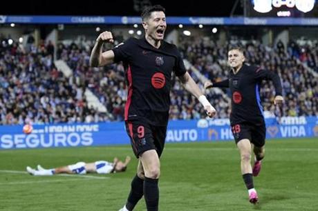 بايرن ميونخ يُزاحم برشلونة في صفقة بديل ليفاندوفسكي