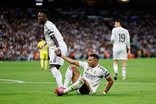 بثنائية فينيسيوس وهدف مبابي.. ريال مدريد يهزم فياريال ويستعيد صدارة الليجا