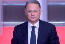 بعد غلق آلاف الأجهزة المُعفاة المباعة.. شريف عامر لمتحدث تنظيم الاتصالات: لا يوجد قانون يمنعني من بيع هاتفي