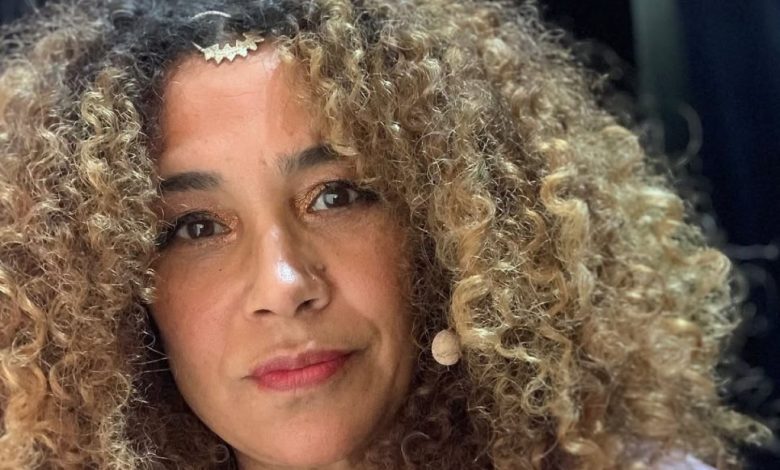 بكلمات مؤثرة.. غالية بنعلي تعلن رحيل والدتها