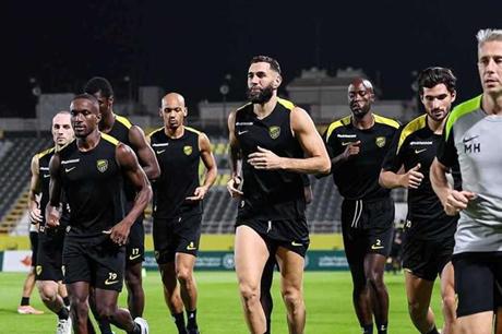 "بكلمتين فقط".. بنزيما يوجه رسالة قوية قبل كلاسيكو النصر