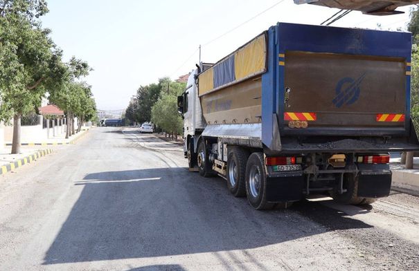 بلدية بني عبيد تبدأ بتعبيد طرق بتكلفة 1.6 مليون دينار...