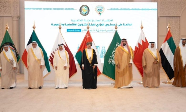 بن طوق: الإمارات حريصة على دعم العمل الاقتصادي الخليجي المشترك