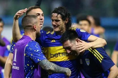 بوكا جونيورز يعلن وفاة مدربه بعد صراع طويل مع المرض