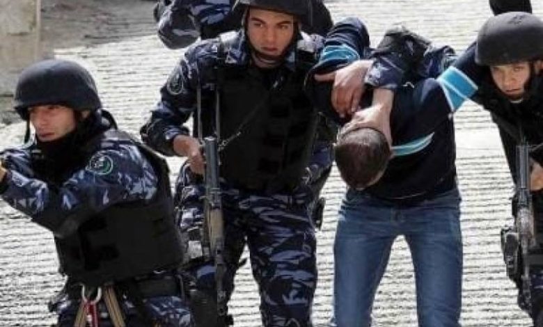 تصاعد الاعتقالات السياسية التي تنفذها أجهزة أمن السلطة بالضفة الغربية