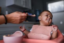 تعديل بسيط في التغذية المبكرة يحدّ من حساسية الأطفال...