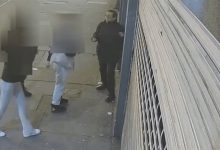 جريمة صادمة.. 3 مراهقات يهاجمن مسناً في الشارع ويوثّقن لحظة مقتله