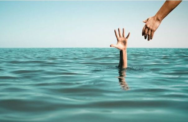 حادثة مؤلمة.. 3 فتيات قاصرات فقدن حياتهن غرقا في اليمن...