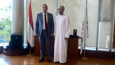 رئيس البورصة يستقبل نظيره العُماني لبحث سبل التعاون المشترك