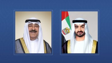 رئيس الدولة يصل الكويت في زيارة أخوية.. وأمير البلاد في مقدمة مستقبليه