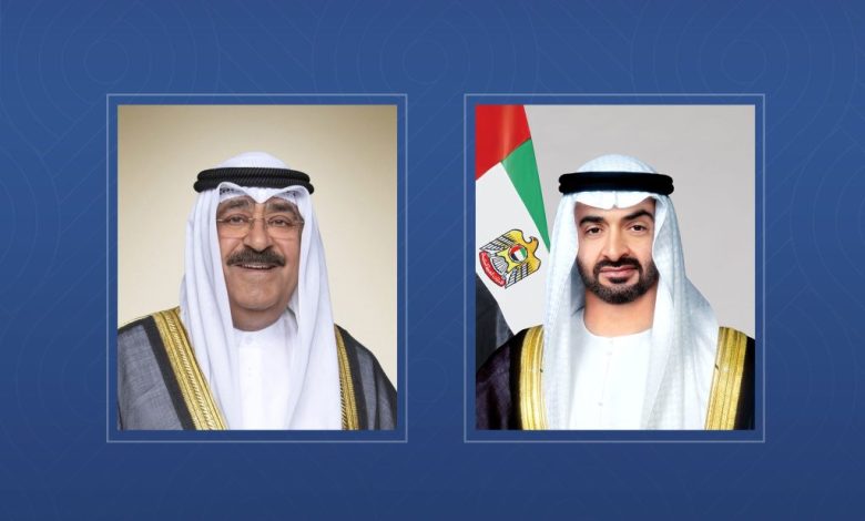 رئيس الدولة يصل الكويت في زيارة أخوية.. وأمير البلاد في مقدمة مستقبليه