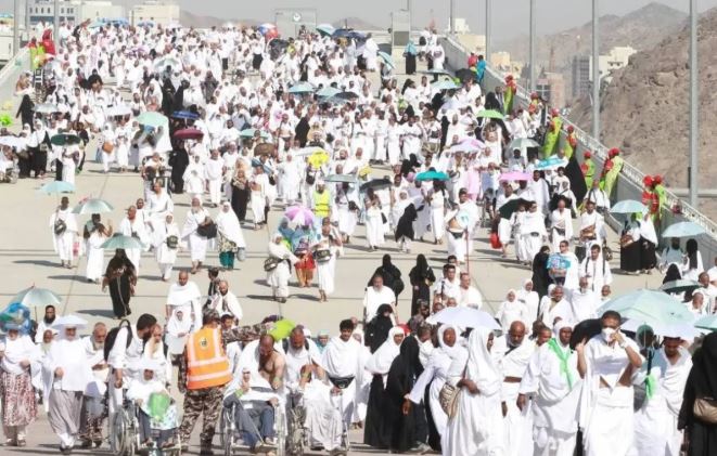 رحلات العمرة الاقتصادية تجذب المصريين بأسعار منخفضة.. برامج أسبوعية من 27 إلى 30 ألف جنيه