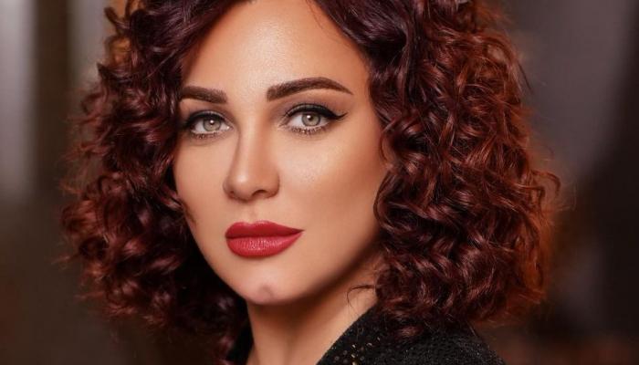 سلاف فواخرجي ترد على منتقدي حبّها لمصر: الطبلة دي؟ لا ده قلبي