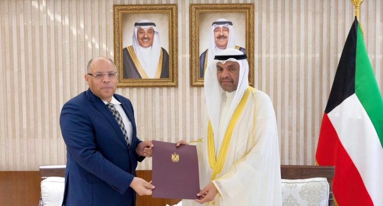 سمو الأمير يتلقى دعوة من الرئيس المصري لحضور قمة شرم الشيخ غدا