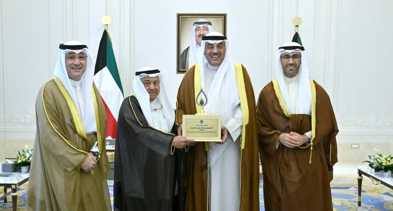 سمو ولي العهد يستقبل وزير النفط ونائب رئيس مجلس الإدارة الرئيس التنفيذي لـ«مؤسسة البترول» والرئيس التنفيذي لـ«نفط الكويت»
