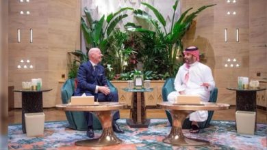 سمو ولي العهد يلتقي مع رئيس الاتحاد الدولي