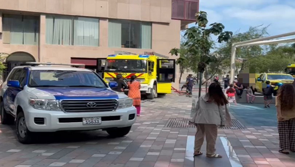 شرطة أبوظبي وهيئة الدفاع المدني يحذران من خطورة "التجمهر" بمواقع الحرائق