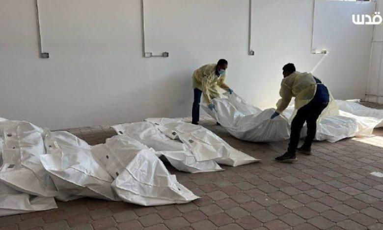 شنق وسحق بالدبابات وتعذيب وحشي.. الاحتلال يعيد 120 جثمانا لشهداء غزة