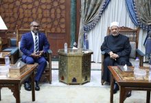 شيخ الأزهر يستقبل وزير خارجية المالديف: مستعدون لتدريب الأئمة هناك