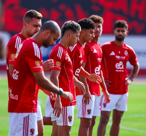 طبيب جهاز هضمي يكشف موعد عودة إمام عاشور للملاعب