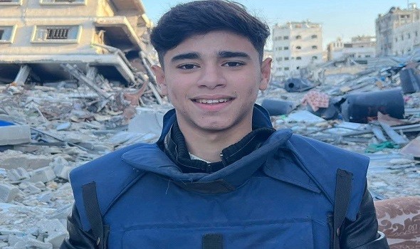 عبود أصغر مراسل في غزة يعلن نهاية الحرب ويؤكد "راجعين نعمرها" بعد عامين من المعاناة