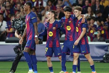 كم تبلغ ديون برشلونة من رسوم الانتقالات حتى يونيو 2025؟