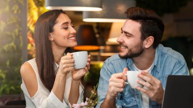 كيف تستطيع التمييز بين الصداقة والإعجاب؟