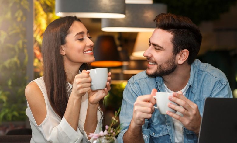 كيف تستطيع التمييز بين الصداقة والإعجاب؟