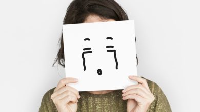 كيف يساعد النضج العاطفي الشباب على إدارة مشاعرهم؟