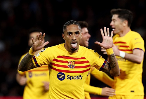 مانشستر يونايتد يتحرك لضم رافينيا من برشلونة في صفقة كبرى