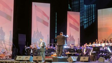 محمد ثروت يحرك وجدان الجمهور بأغنية مصر يا أول نور في الدنيا باحتفالية نصر أكتوبر بالأوبرا