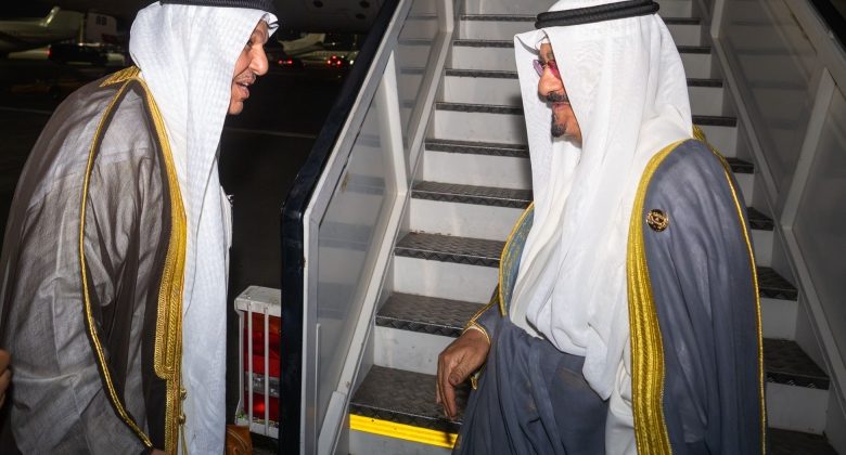 ممثل سمو الأمير يغادر مصر بعد ترؤس وفد الكويت المشارك في قمة شرم الشيخ للسلام
