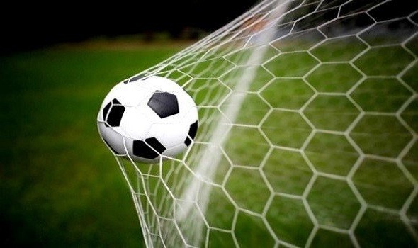 منتخب إسبانيا يستبعد دين هويسين مدافع ريال مدريد بسبب الإصابة قبل التوقف الدولي