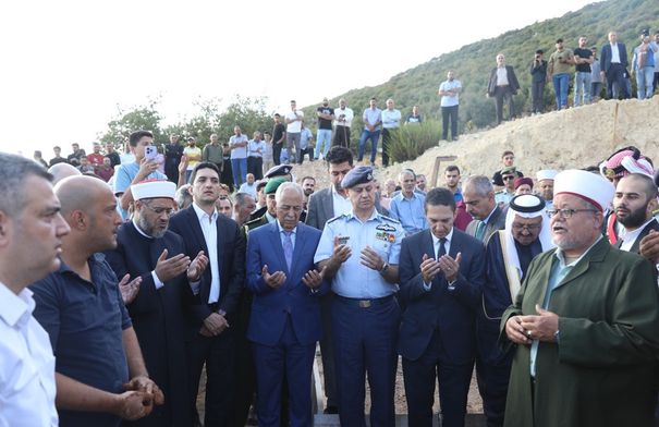 مندوبا عن الملك وولي العهد.. العيسوي يشارك في تشييع...