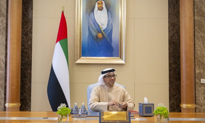 منصور بن زايد يترأس اجتماع اللجنة العليا بشأن قطاع الماء والكهرباء في أبوظبي