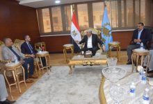نائب وزير الصحة يبحث مع محافظ الغربية سبل تطوير المنظومة الصحية وتخفيف الأعباء عن المرضى بالمحافظة