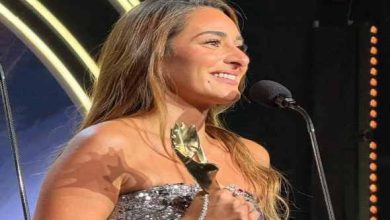 ناقدة فنية تهاجم أمينة خليل ولميس الحديدي بعد جدل الحلق والأخيرة تردّ