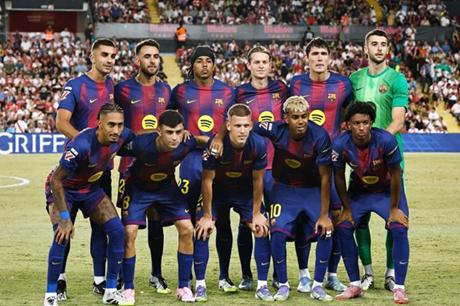 نجم برشلونة يواجه خطر الغياب عن لقاء الكلاسيكو ضد ريال مدريد