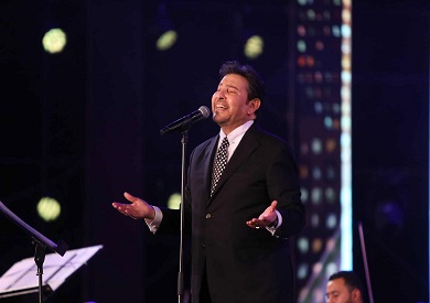 هاني شاكر يشعل مسرح النافورة بأمسية من الغرام والشجن في مهرجان الموسيقى العربية