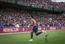 هدف في الوقت القاتل يمنح برشلونة الصدارة مؤقتا