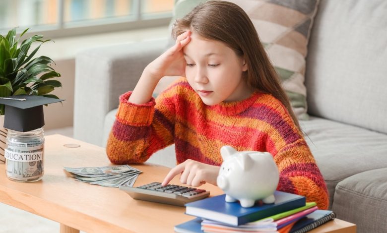 هل يحترم طفلك المال ويعرف قيمته؟ وخطوات لتطبيق مفهوم التربية المالية