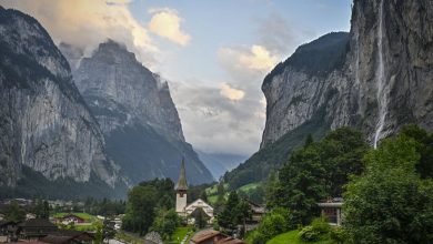 وادي لاوتربرونن السويسري طبيعة ساحرة كالخيال