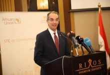 الدكتور عمرو طلعت وزير الاتصالات وتكنولوجيا المعلومات